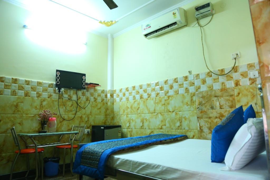 Hotel Ayesha Palace Delhi  Kültér fotó